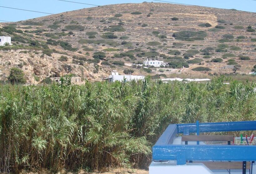 اتاق سوپریور با چشمانداز کوهستان, Evi Evan