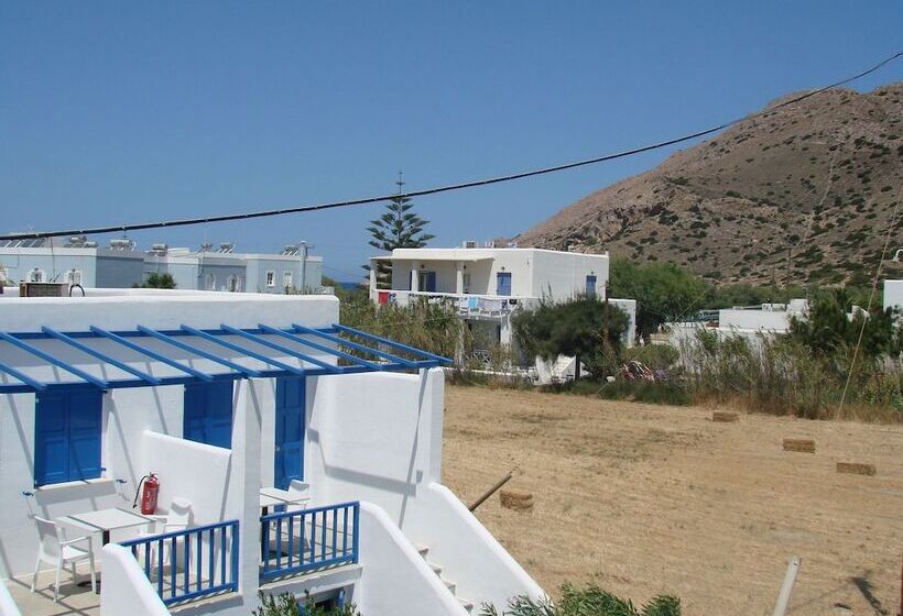 اتاق سوپریور با چشمانداز کوهستان, Evi Evan