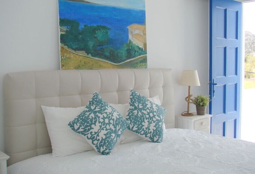 اتاق سوپریور با چشمانداز کوهستان, Evi Evan