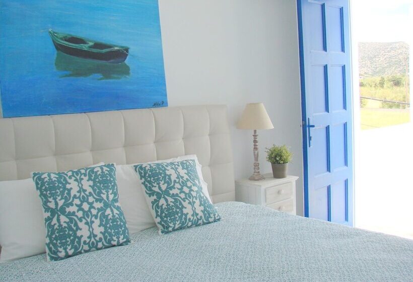 اتاق سوپریور با چشمانداز کوهستان, Evi Evan