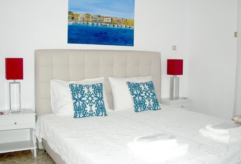 اتاق سوپریور با چشمانداز کوهستان, Evi Evan