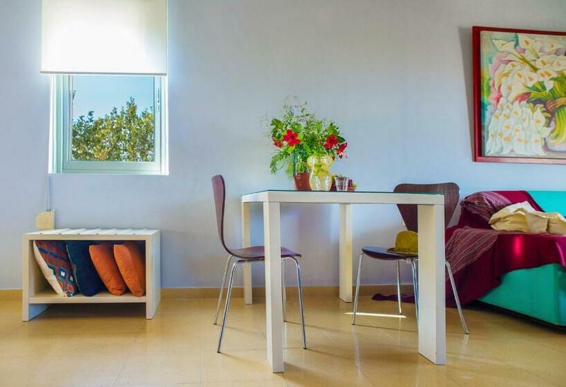 海の見えるスタンダードスタジオ, Nereids Apartments