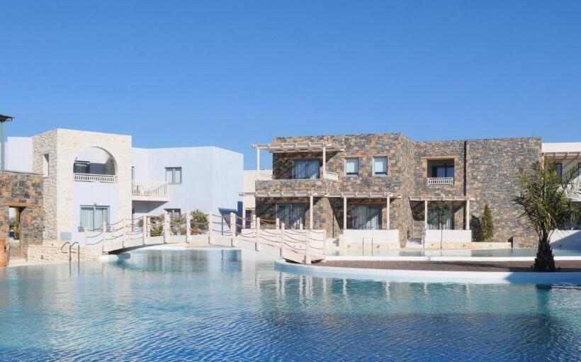 חדר סופריור נוף לבריכה, Ostria Resort & Spa