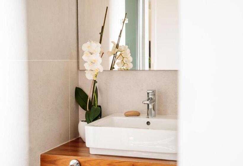 נוף לבריכה, Ostria Resort & Spa