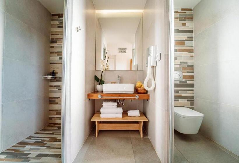 נוף לבריכה, Ostria Resort & Spa