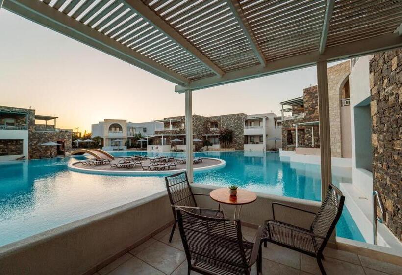 Номер Superior Вид на Бассейн, Ostria Resort & Spa