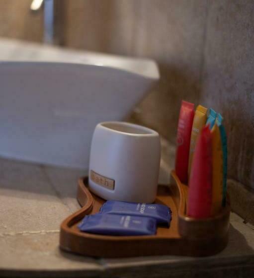 חדר בסיסי, Proselinos