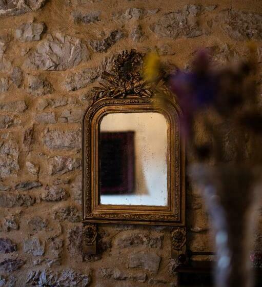 חדר בסיסי, Proselinos