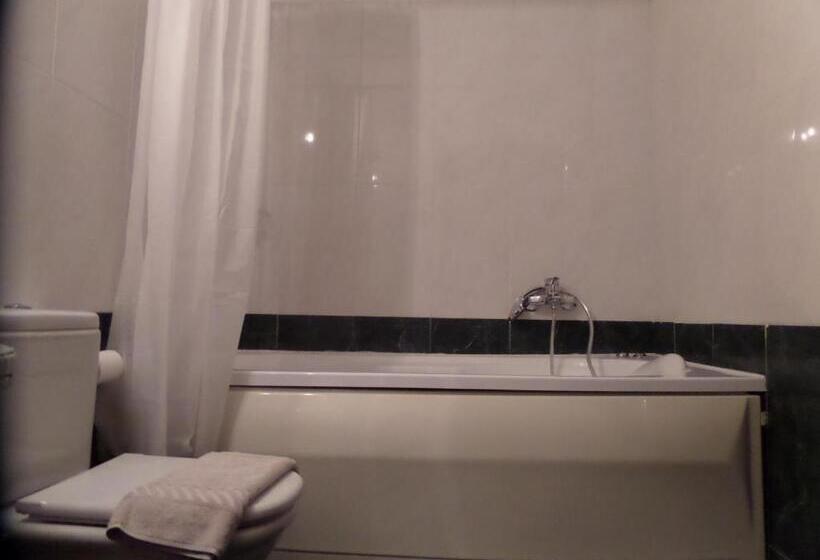 חדר דלוקס, Proselinos