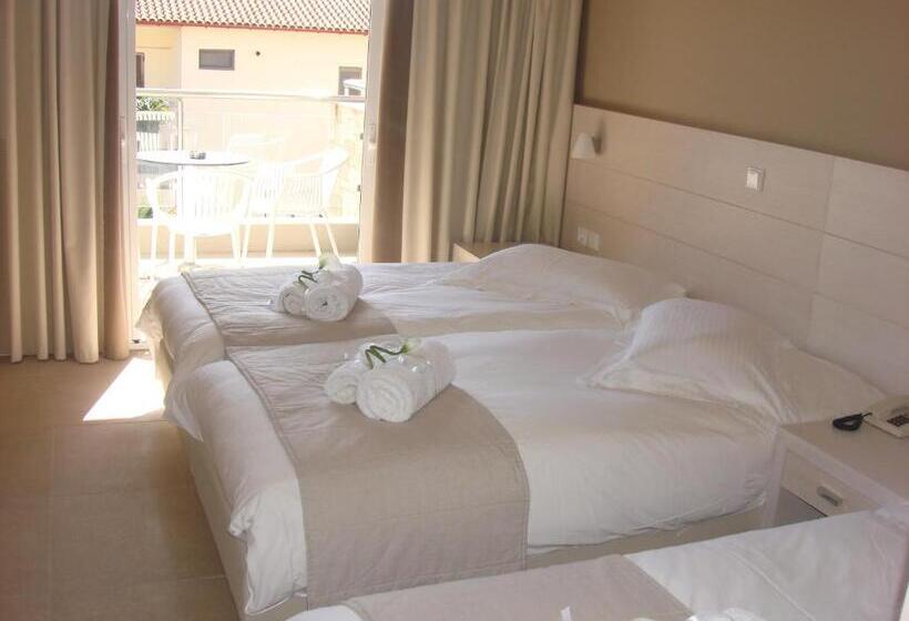 수피리어 트리플 룸, Siviris Golden Beach