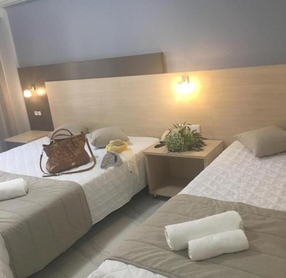 디럭스 트리플 룸, Siviris Golden Beach