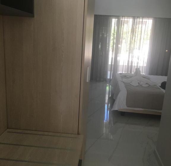 디럭스 룸, Siviris Golden Beach