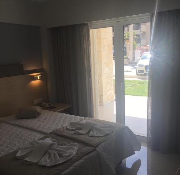 디럭스 패밀리 룸, Siviris Golden Beach