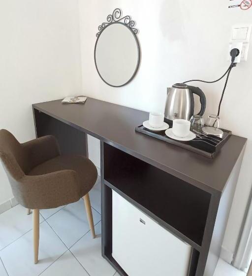 اتاق اکونومی, Koukounari 2 Rooms