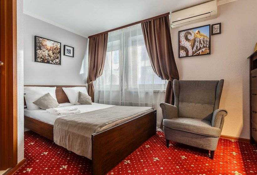 اتاق راحتی, Mayak Hotel