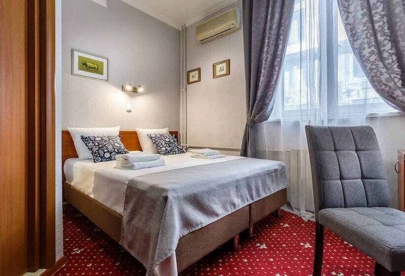 اتاق استاندارد, Mayak Hotel