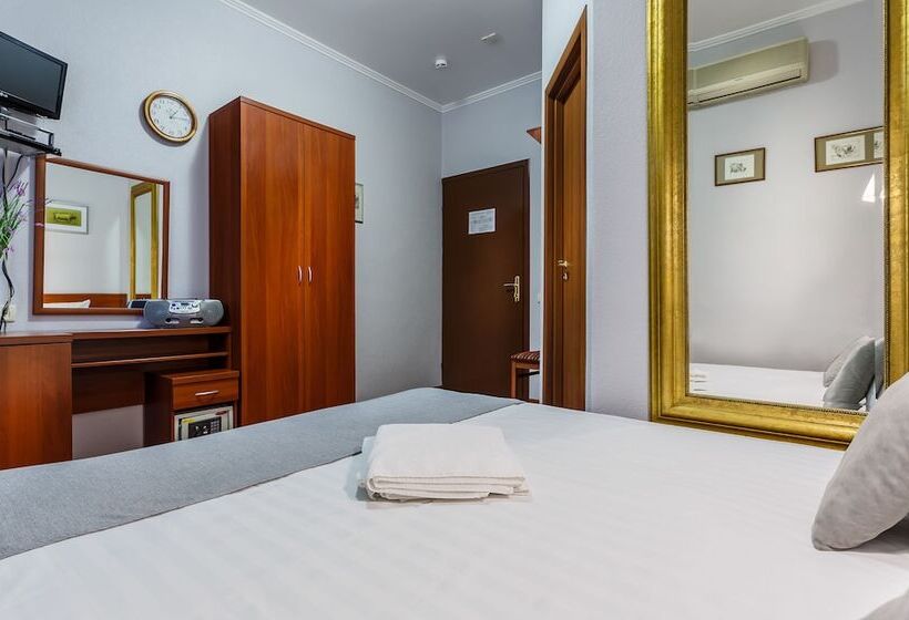 اتاق استاندارد, Mayak Hotel