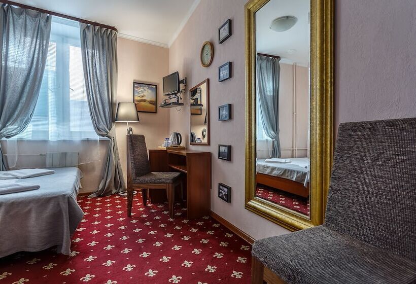 اتاق راحتی, Mayak Hotel