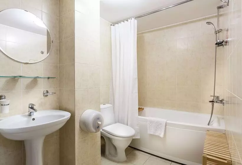 سوییت جونیور, Mayak Hotel