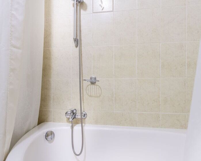 سوییت جونیور, Mayak Hotel