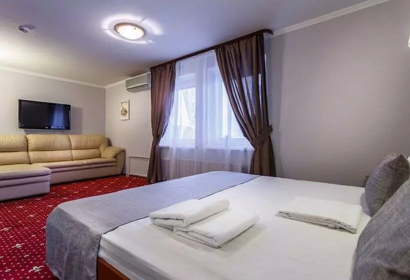 سوییت, Mayak Hotel