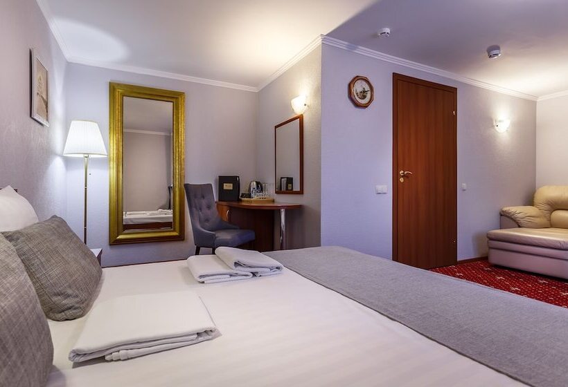 سوییت, Mayak Hotel