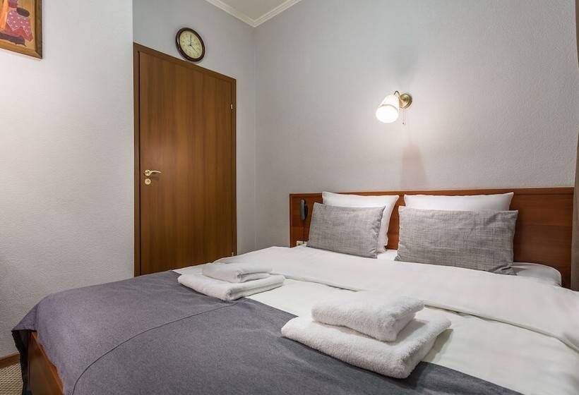 اتاق اکونومی, Mayak Hotel