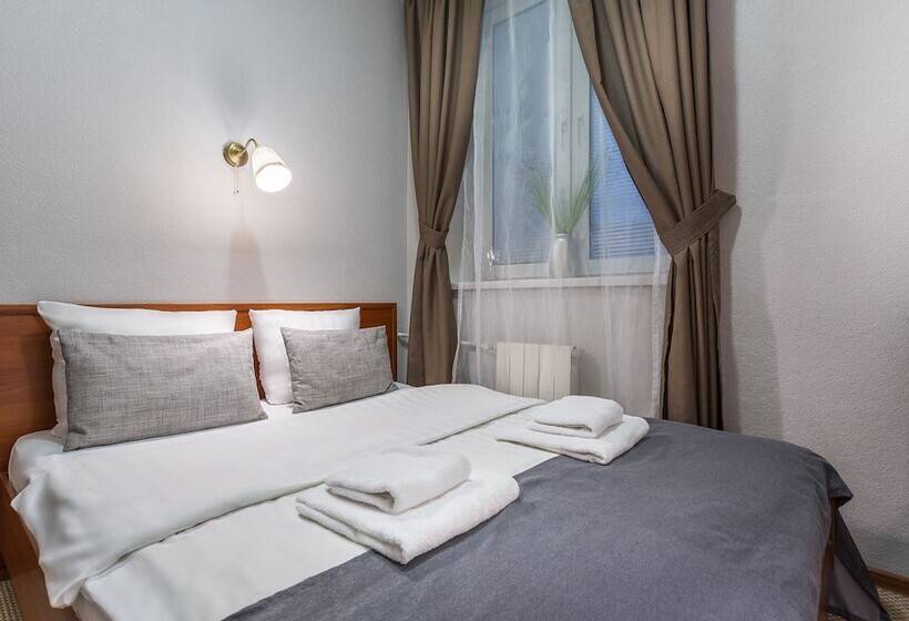 اتاق اکونومی, Mayak Hotel