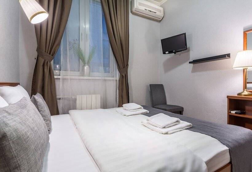 اتاق اکونومی, Mayak Hotel