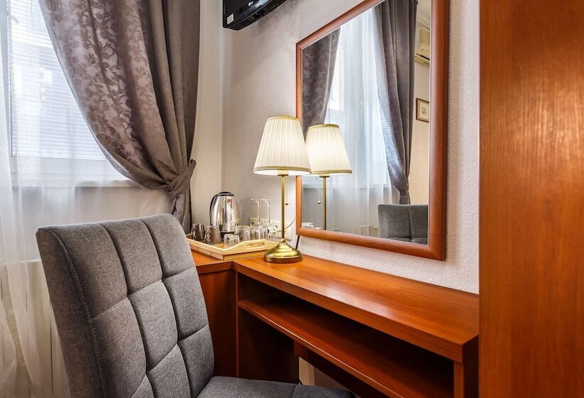 اتاق استاندارد, Mayak Hotel