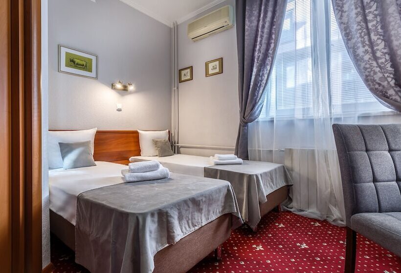 اتاق استاندارد, Mayak Hotel