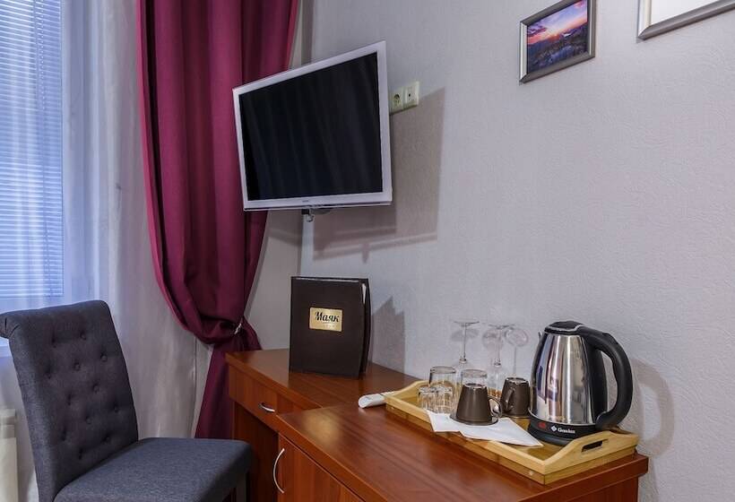 سوئیت جونیور خانوادگی, Mayak Hotel