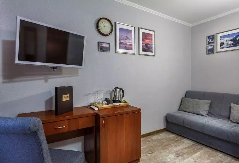سوئیت جونیور خانوادگی, Mayak Hotel
