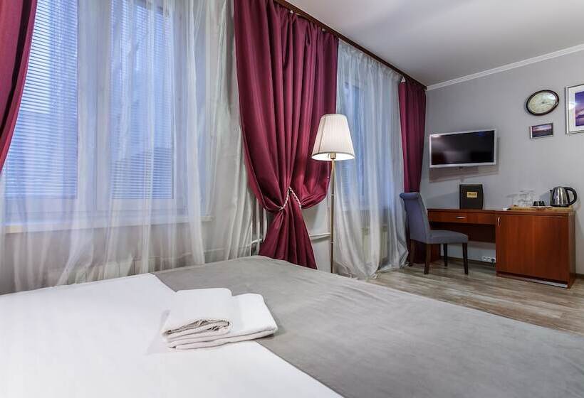 سوئیت جونیور خانوادگی, Mayak Hotel