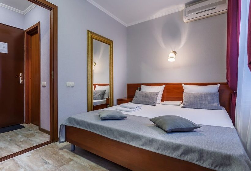 سوئیت جونیور خانوادگی, Mayak Hotel