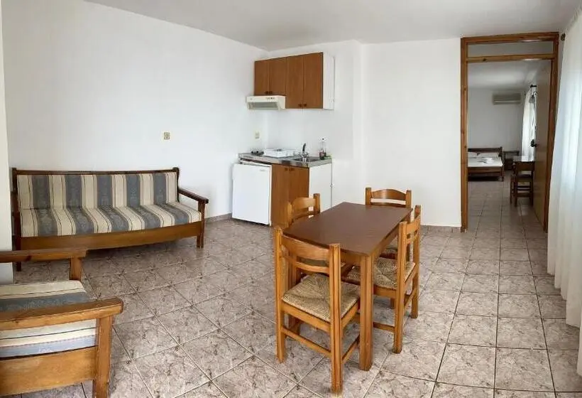 Perhehuone Merinäkymä, Sfinias Apartments