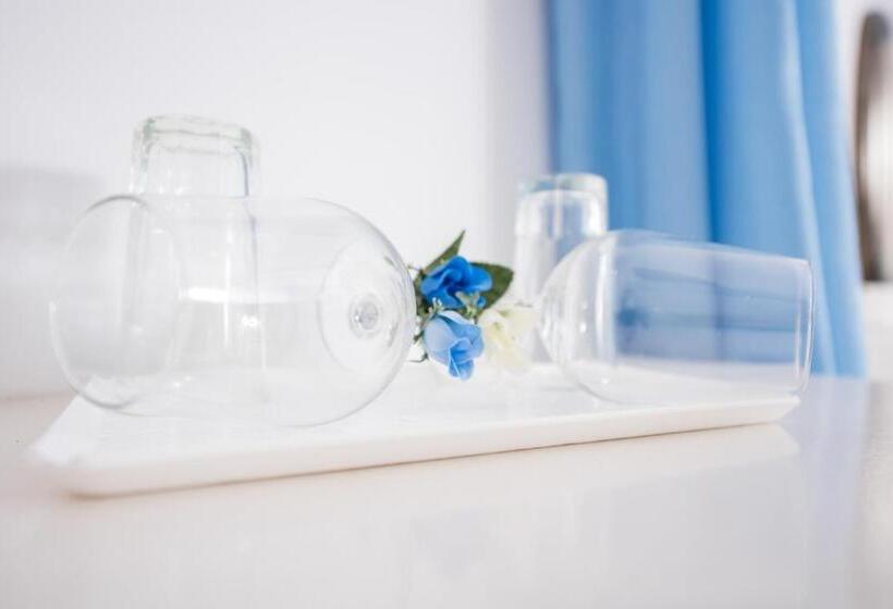 プールの見えるデラックスルーム, Anezina Villas