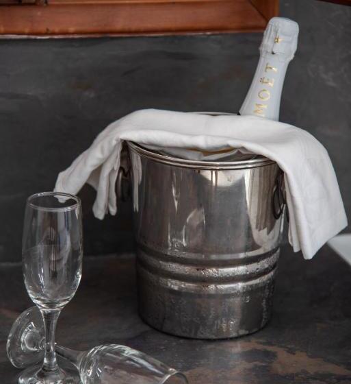 プールの見える１ベッドルームアパートメント, Anezina Villas