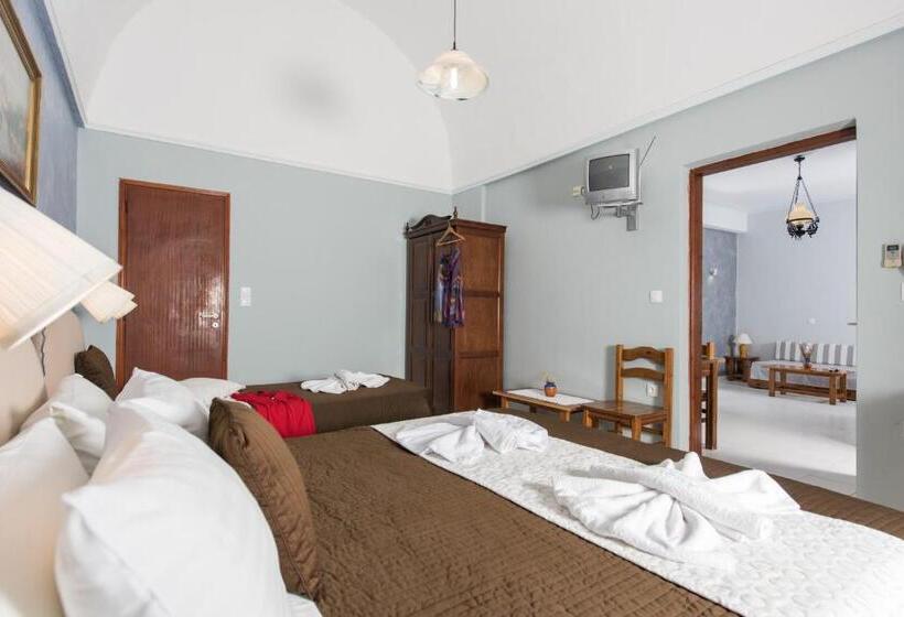 Family flat with pool view, Anezina Villas