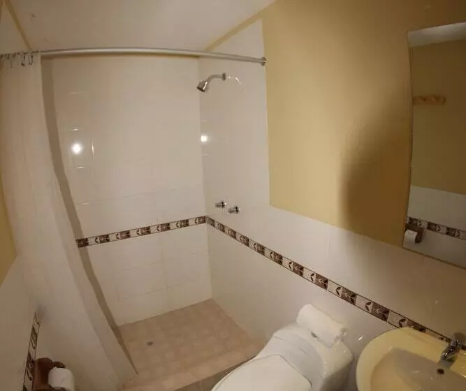 اتاق خانوادگی, Parwa Guest House