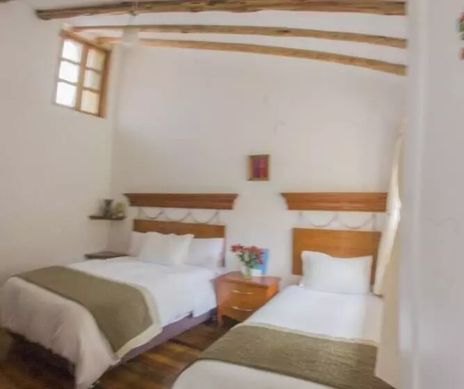 اتاق خانوادگی, Parwa Guest House