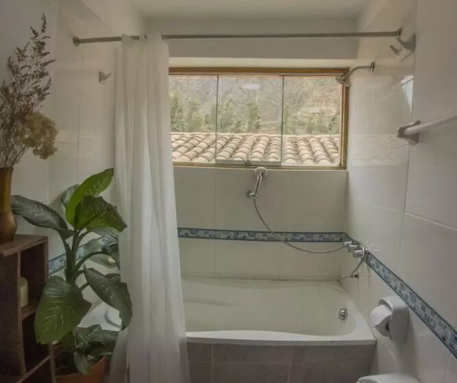 اتاق لوکس, Parwa Guest House