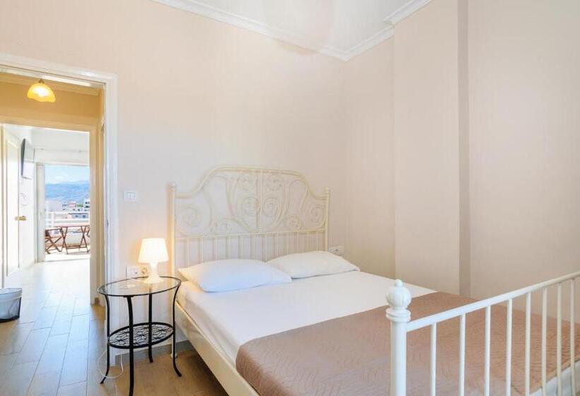 Четырехместный Номер Superior, Archontiki City