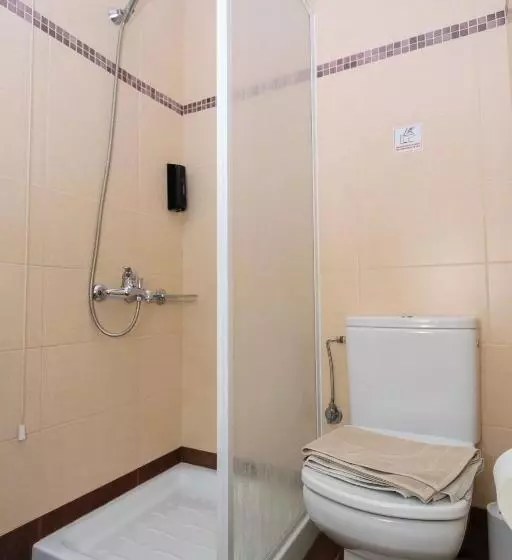 Economy Triple Room, Archontiki City