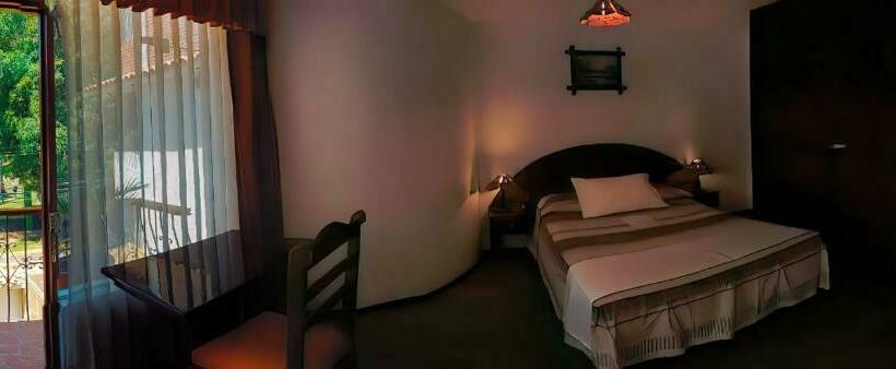 חדר סטנדרט, Benavides