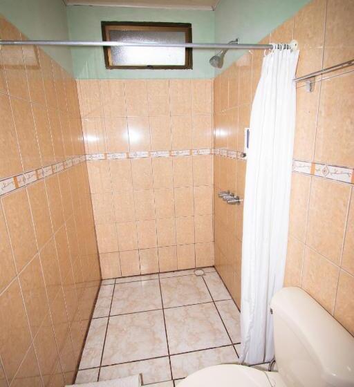 3-Bett-Standardzimmer, Cabinas Eddy B&b