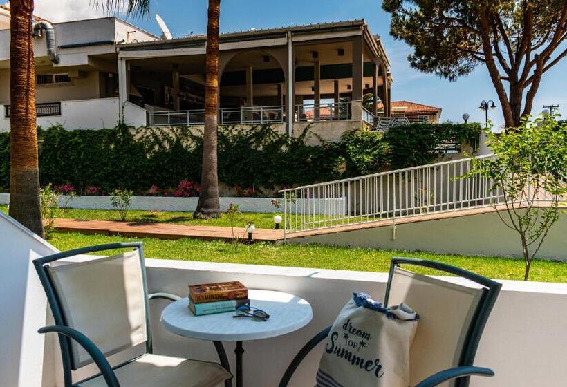 스탠다드 트리플 룸, Denny S Inn