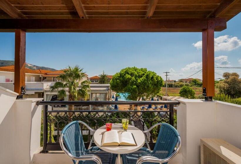 스탠다드 트리플 룸, Denny S Inn