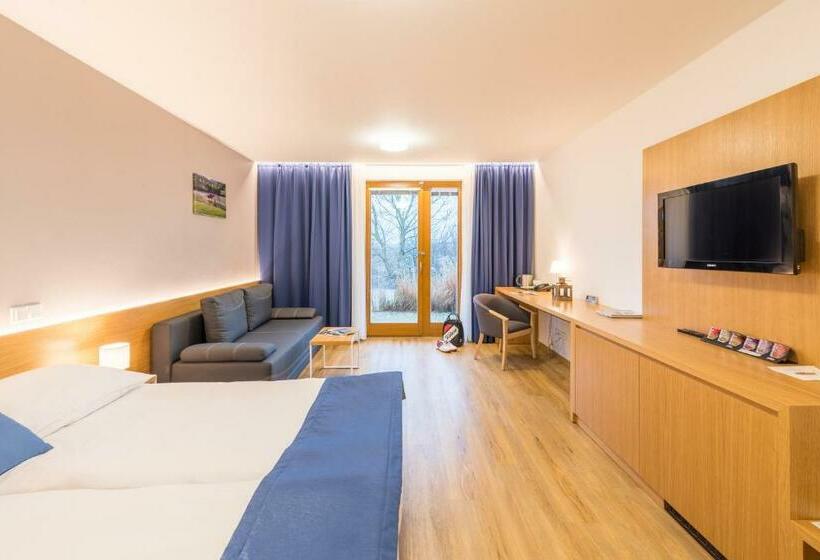 Номер Deluxe, Kaskáda