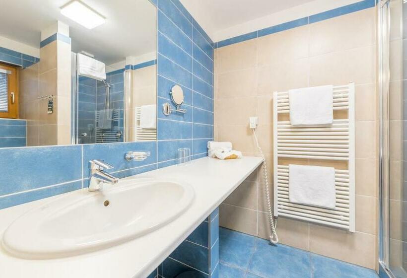 Номер Стандарт, Kaskáda